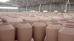 土陶酒坛生产车间